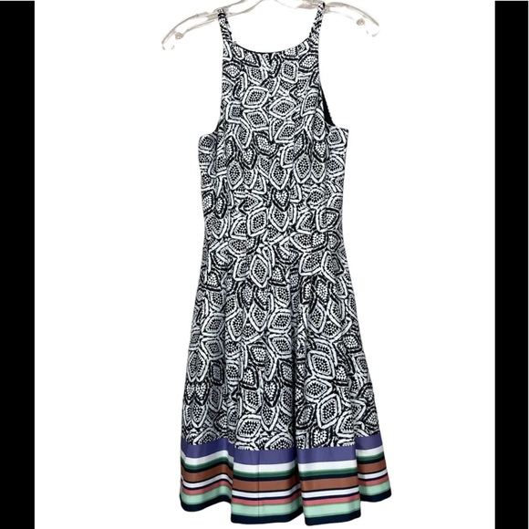 Vince Camuto Women's Fit Flare Dress Halter Sleeves size 8 Black White Printed - Picture 5 of 10